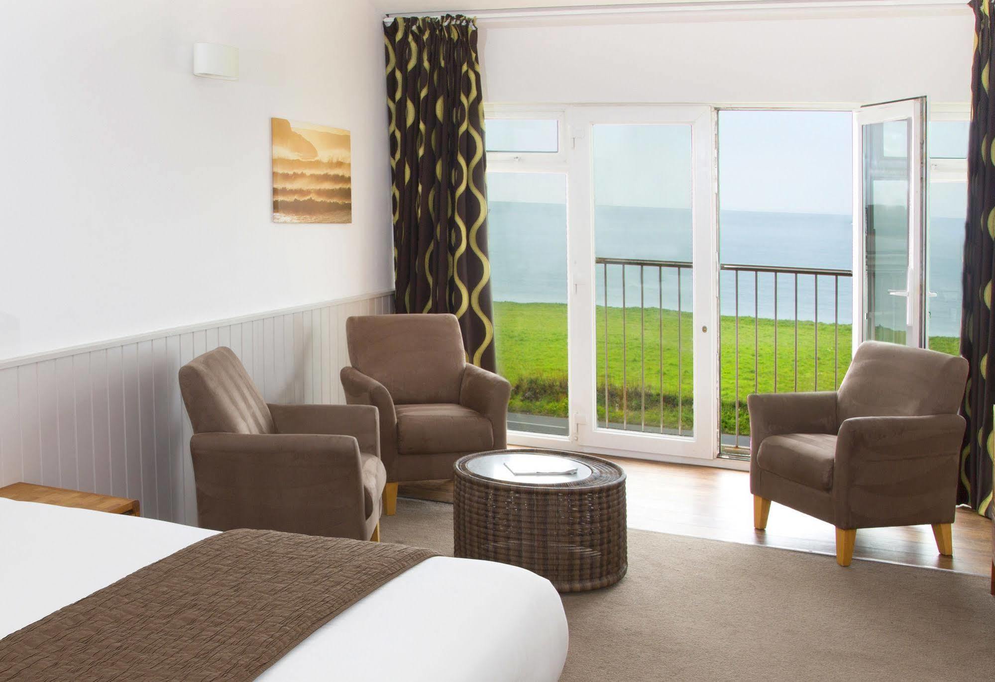 Seaspace Hotel *